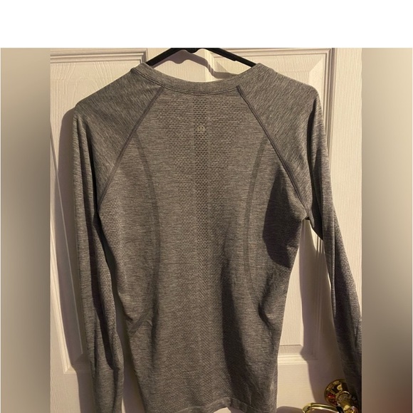 Lululemon size 8 swiftly tech top - Picture 6 of 7